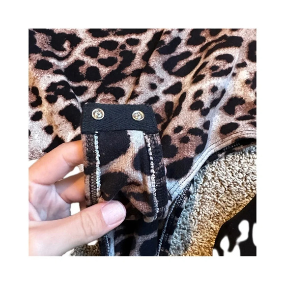 Women's Leopard Small Long-sleeve bodysuit - Picture 3 of 6